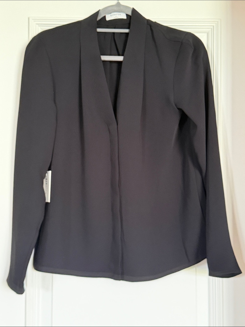 Aritzia Babaton Akira Black Long Sleeve V-Neck Blouse